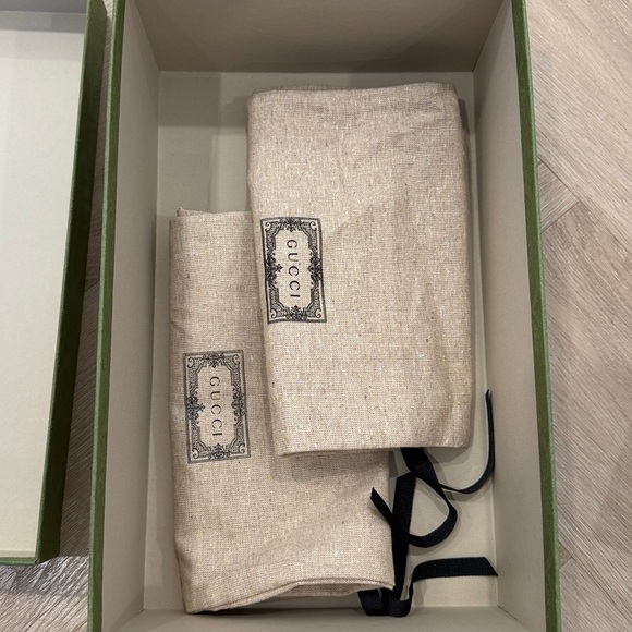 Gucci shoe box. Includes 2 unused dust bags. Mint condition. - Picture 4 of 4